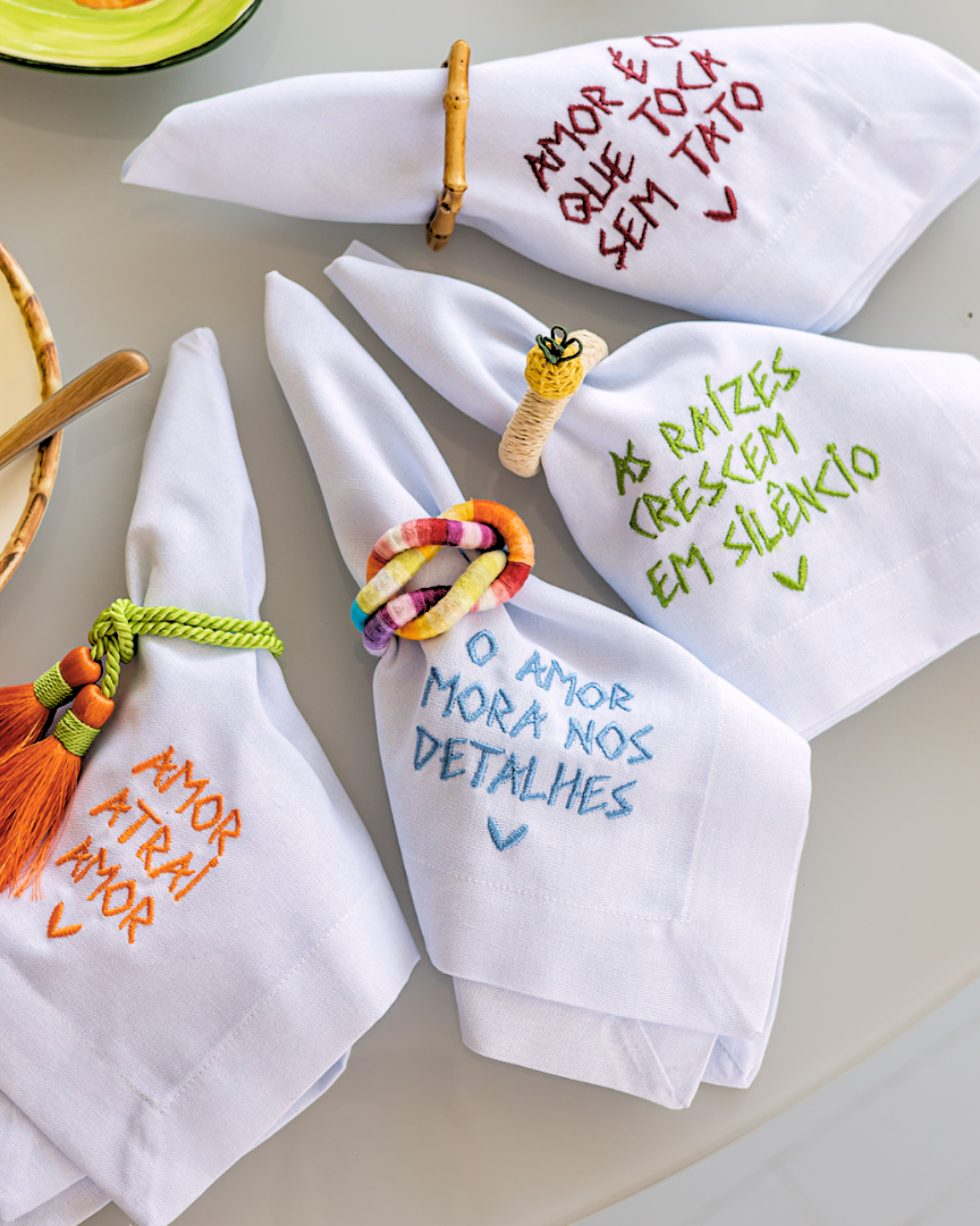 Conjunto 4 Guardanapos  em Linho Bordados Frases