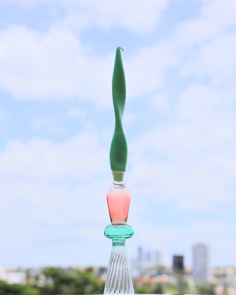 Castiçal Decorativo de Vidro Borossilicato Bold Red and Green - 25 x 4 cm